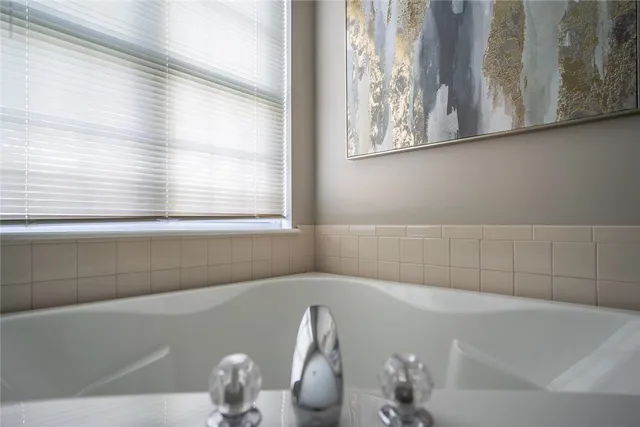 $2,603 | 17 Captains Cove Lane, Webster, NY 14580