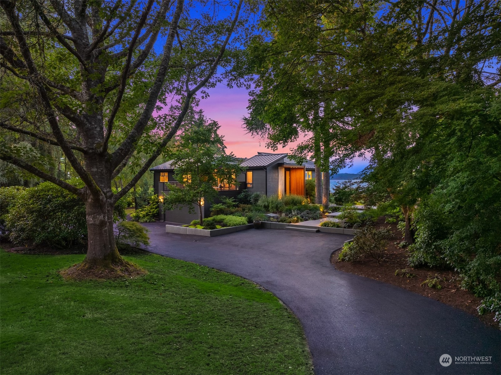 8600 Northeast County Park Road Bainbridge Island, WA 98110 - Photo 2 of 40 Gallery Image 2