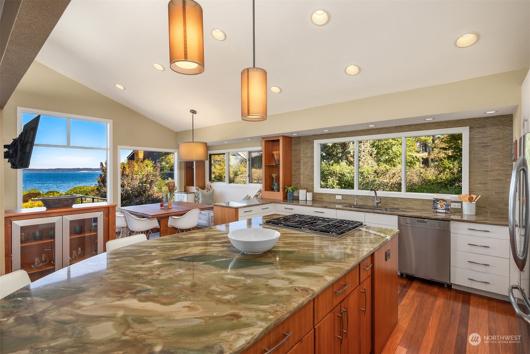 8600 Northeast County Park Road Bainbridge Island, WA 98110 - Photo 21 of 40 Gallery Image 21