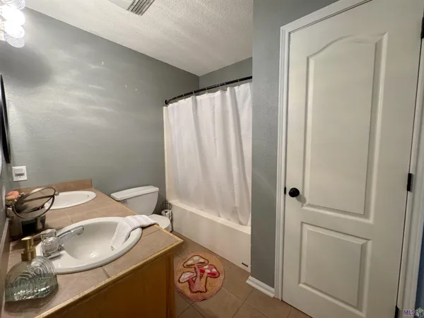 $157,900 | 117 Caribbean Drive, Jeanerette, LA 70544