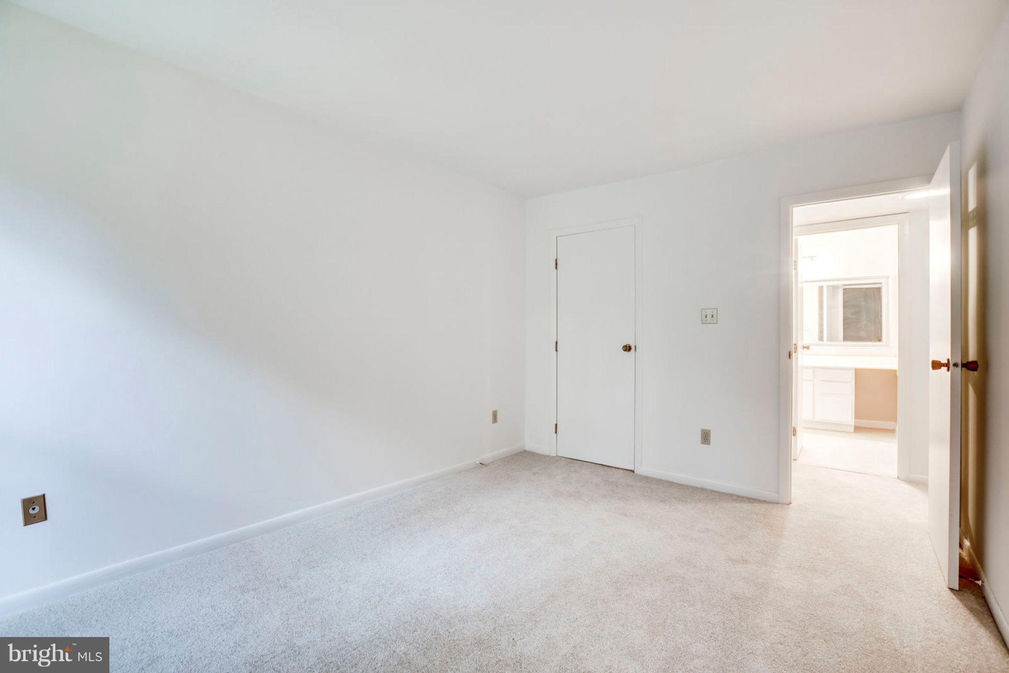 5804 Royal Ridge Drive, Unit T Springfield, VA 22152 - Photo 21 of 29 Gallery Image 21
