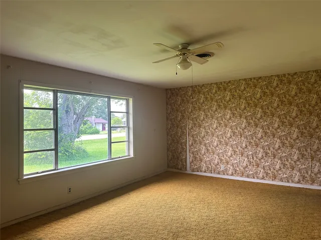 $185,000 | 112 Raven Street, Clute, TX 77531