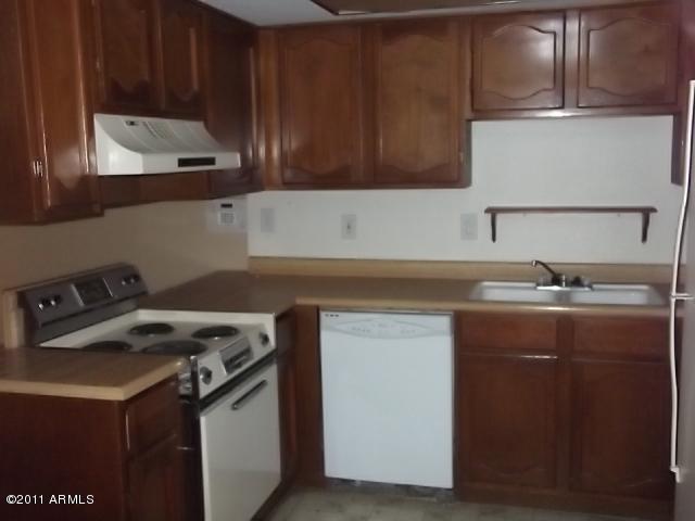 1051 South Dobson Road, Unit 142 Mesa, AZ 85202 - Photo 5 of 8 KITCHEN