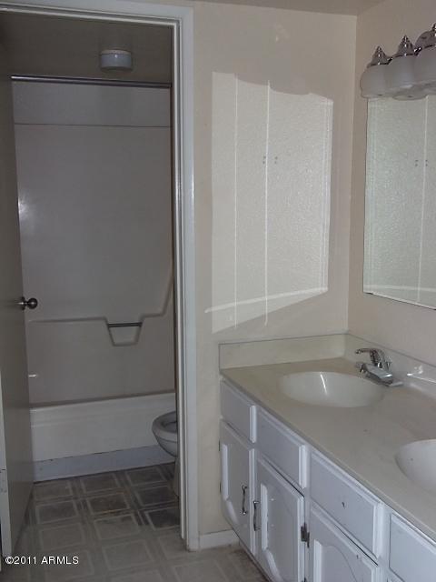 1051 South Dobson Road, Unit 142 Mesa, AZ 85202 - Photo 8 of 8 BATHROOM