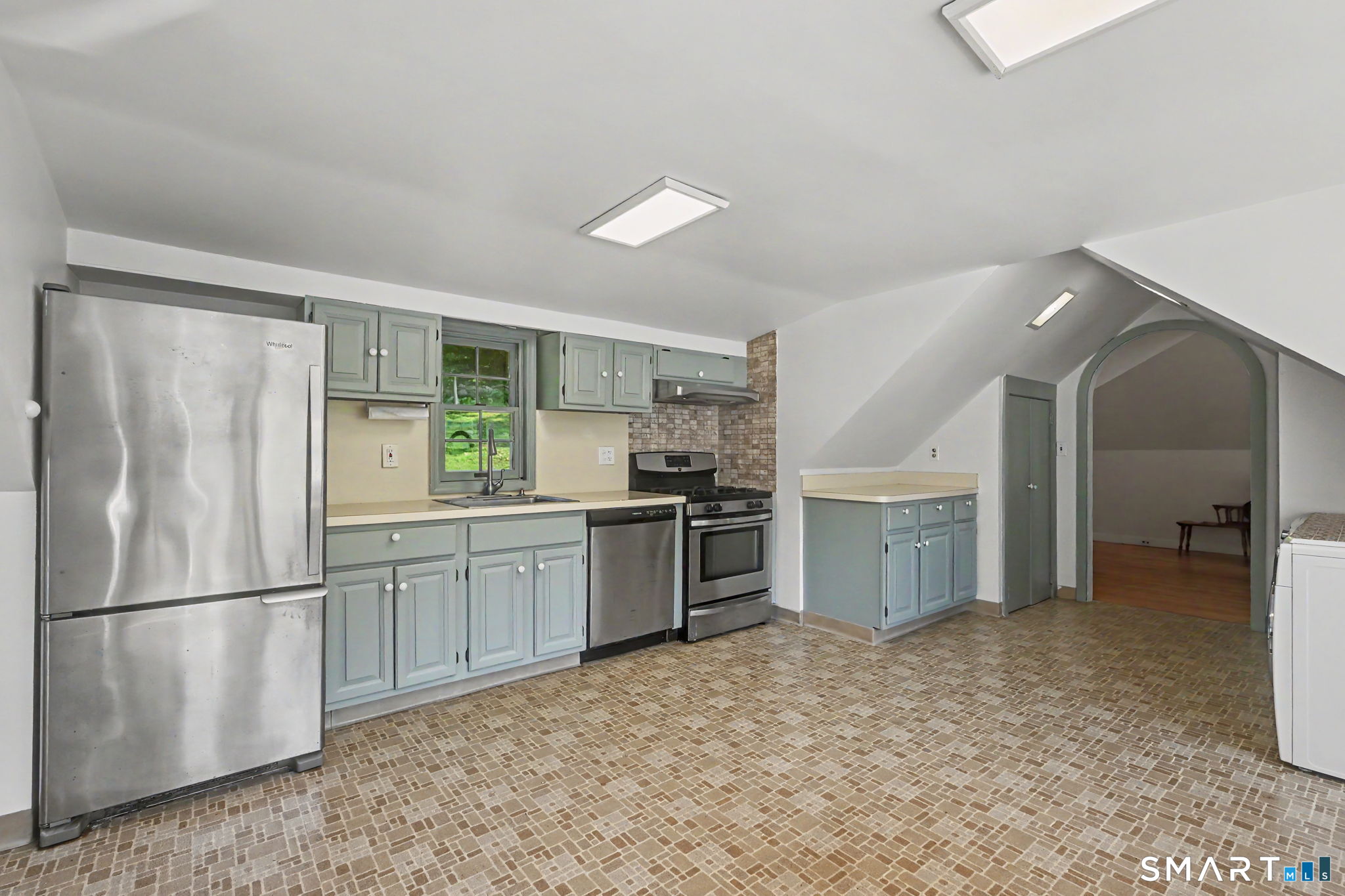 723 Riverbank Road, Unit GARAGE Stamford, CT 06903 - Photo 5 of 18