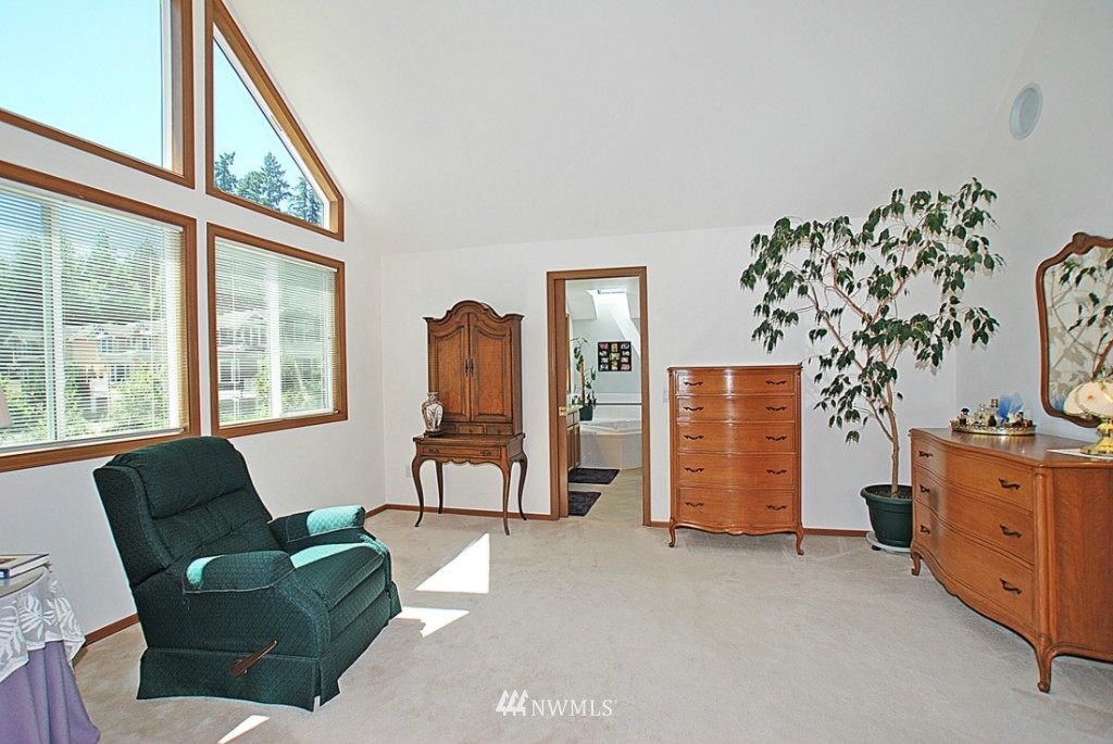 16306 110th Avenue Northeast Bothell, WA 98011 - Photo 9 of 19 Gallery Image 9