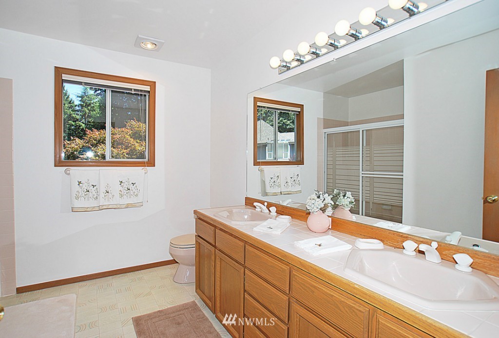 16306 110th Avenue Northeast Bothell, WA 98011 - Photo 10 of 19 Gallery Image 10