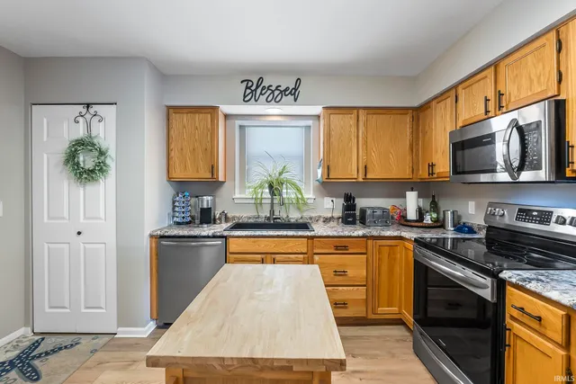 $274,900 | 3024 Killarney Place, Fort Wayne, IN 46818