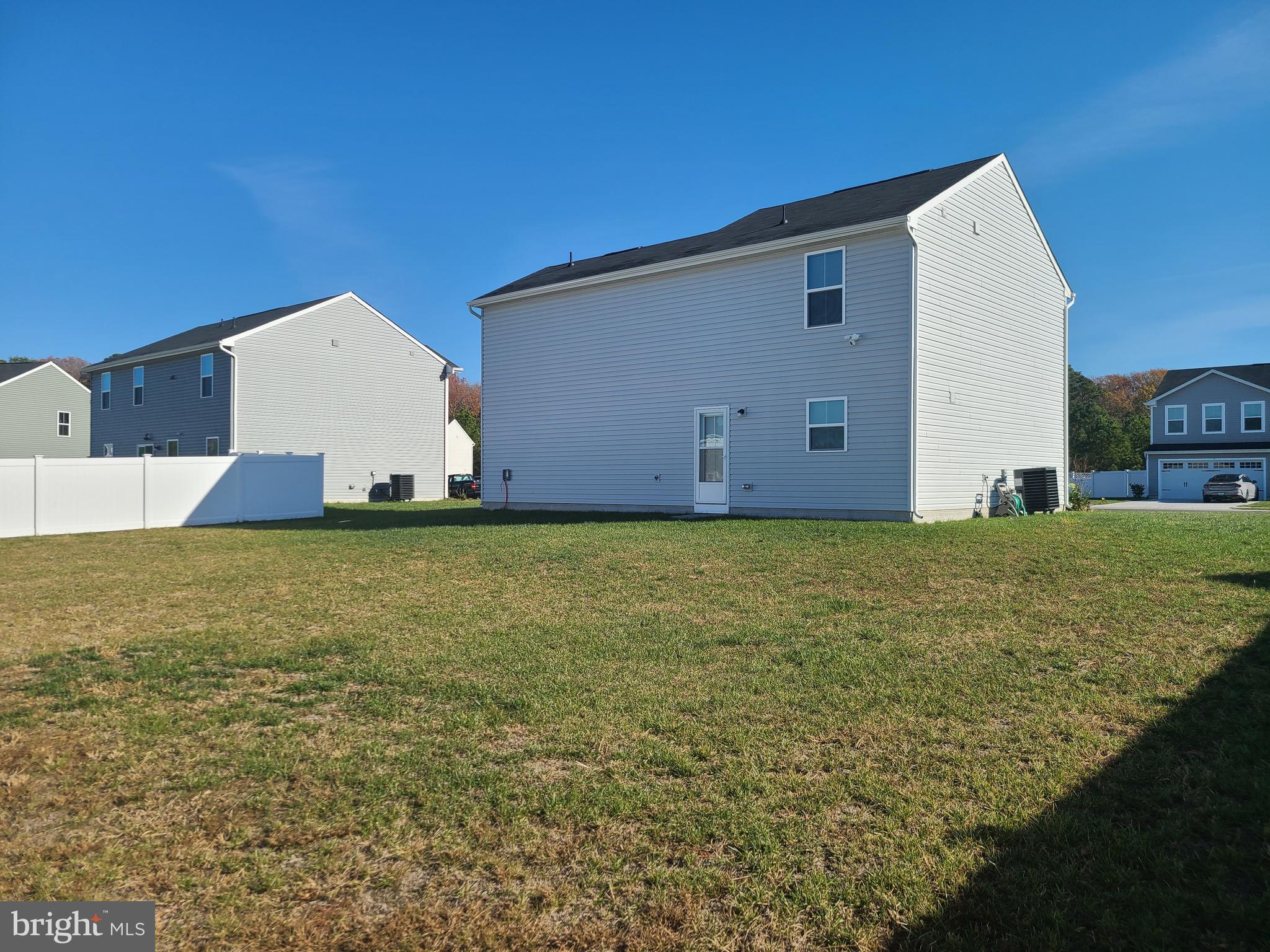 105 Mariners Way Cambridge, MD 21613 - Photo 40 of 45 a house view with garden space