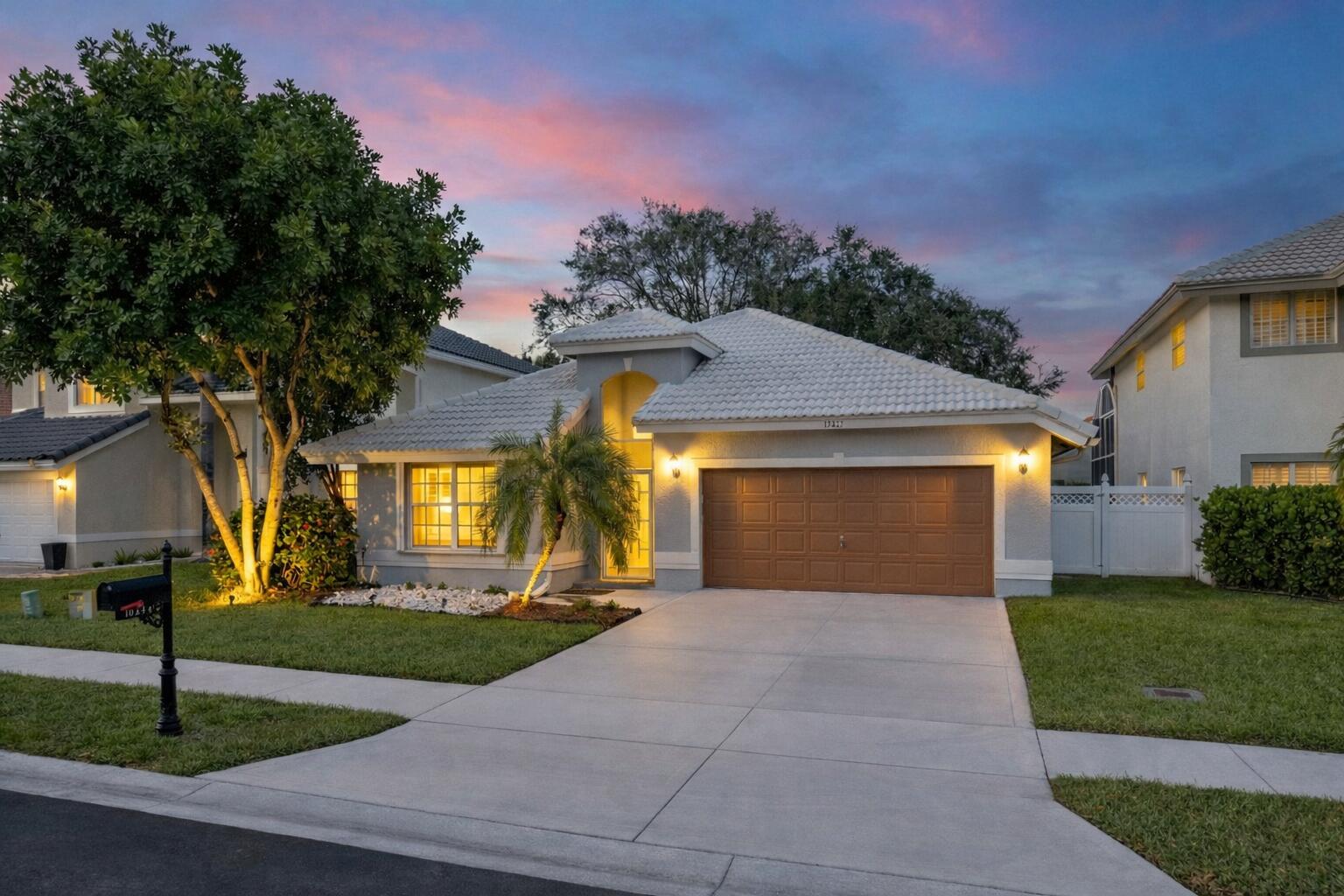 10217 Brookville Lane Boca Raton, FL 33428 - Photo 43 of 44 Twilight