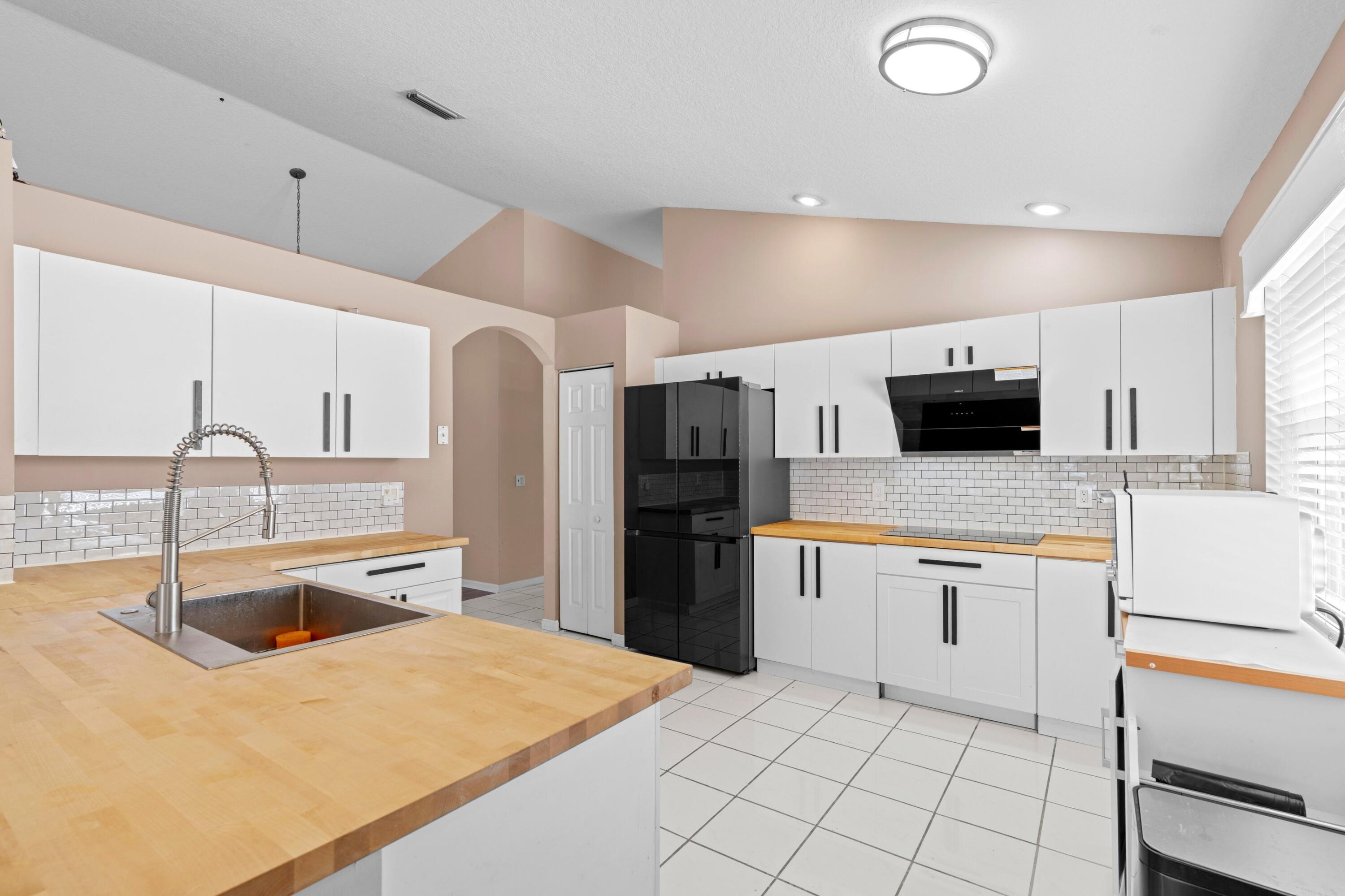 10217 Brookville Lane Boca Raton, FL 33428 - Photo 7 of 44 Kitchen
