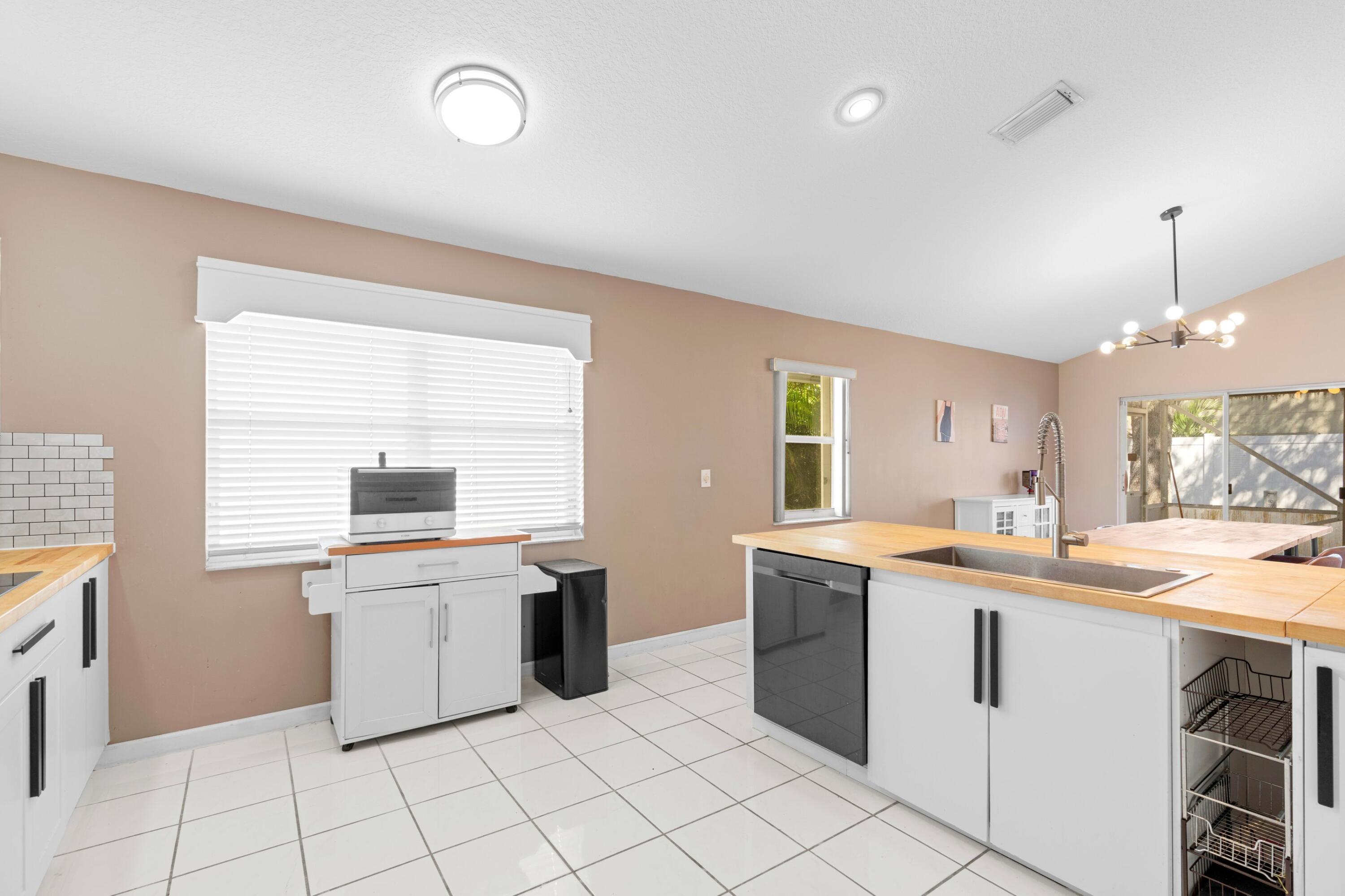 10217 Brookville Lane Boca Raton, FL 33428 - Photo 9 of 44 Kitchen