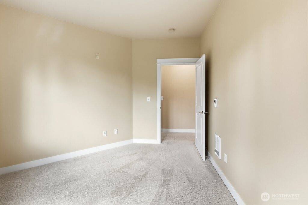 15730 116th Avenue Northeast, Unit 305 Bothell, WA 98011 - Photo 15 of 39