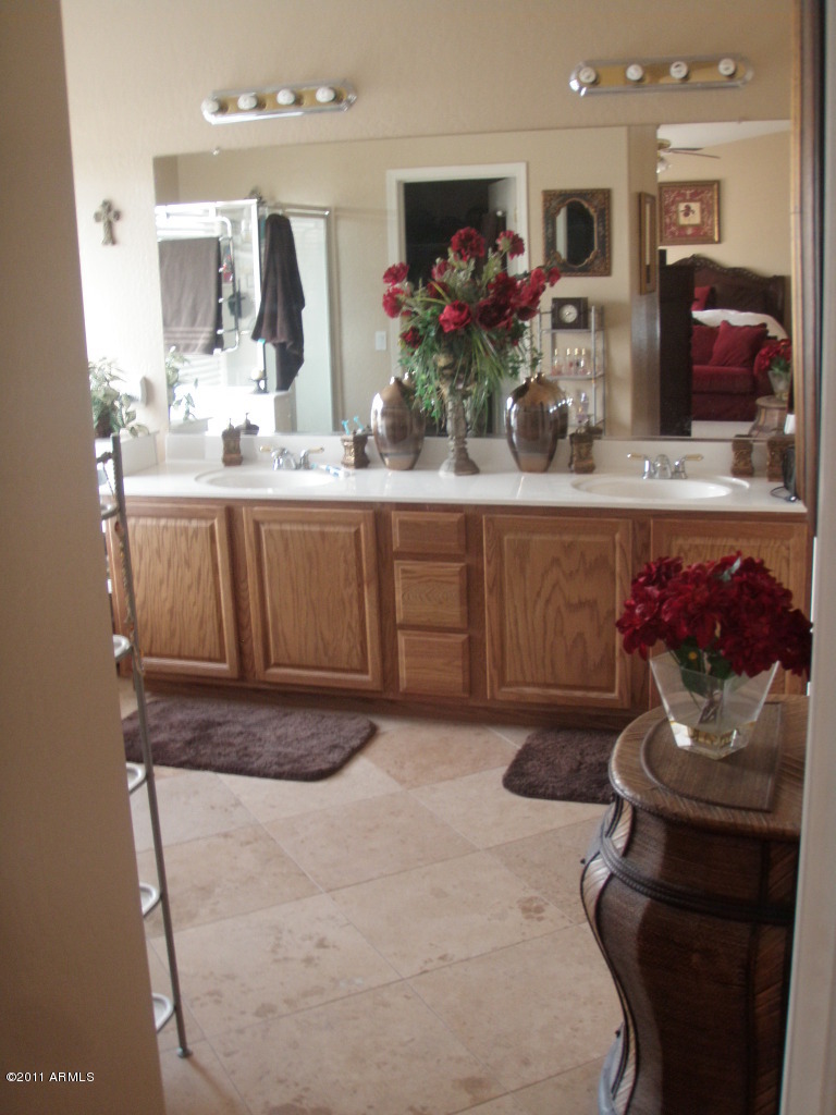 3674 East Kimball Road Gilbert, AZ 85297 - Photo 21 of 26 master bath