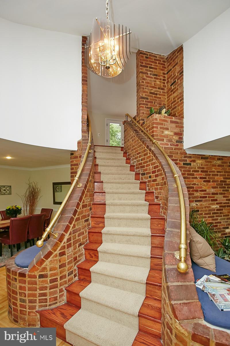 3744 30th Road North Arlington, VA 22207 - Photo 4 of 28 Interior (General)
