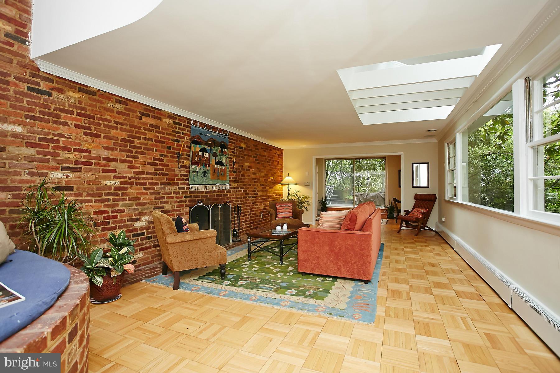 3744 30th Road North Arlington, VA 22207 - Photo 6 of 28 Living Room