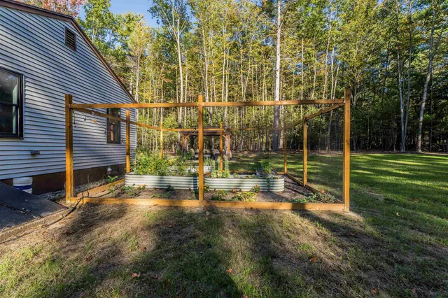 $450,000 | 5 Rosewood Drive, Bow, NH 03304