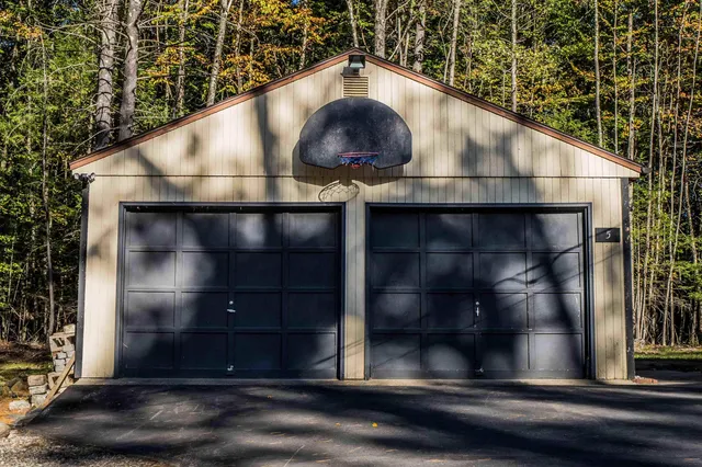 $450,000 | 5 Rosewood Drive, Bow, NH 03304