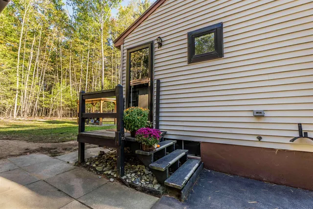 $450,000 | 5 Rosewood Drive, Bow, NH 03304