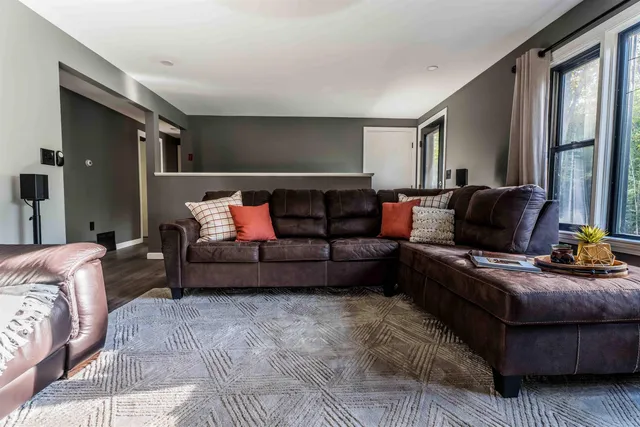 $450,000 | 5 Rosewood Drive, Bow, NH 03304