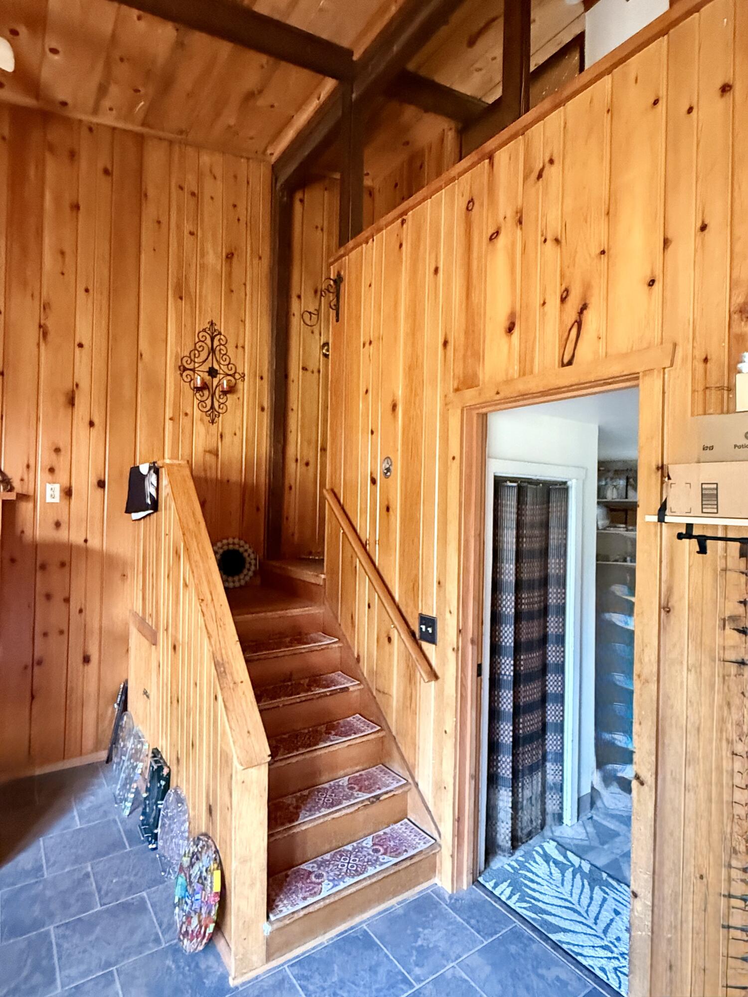 16025 Strawn Road La Pine, OR 97739 - Photo 16 of 70 stairs