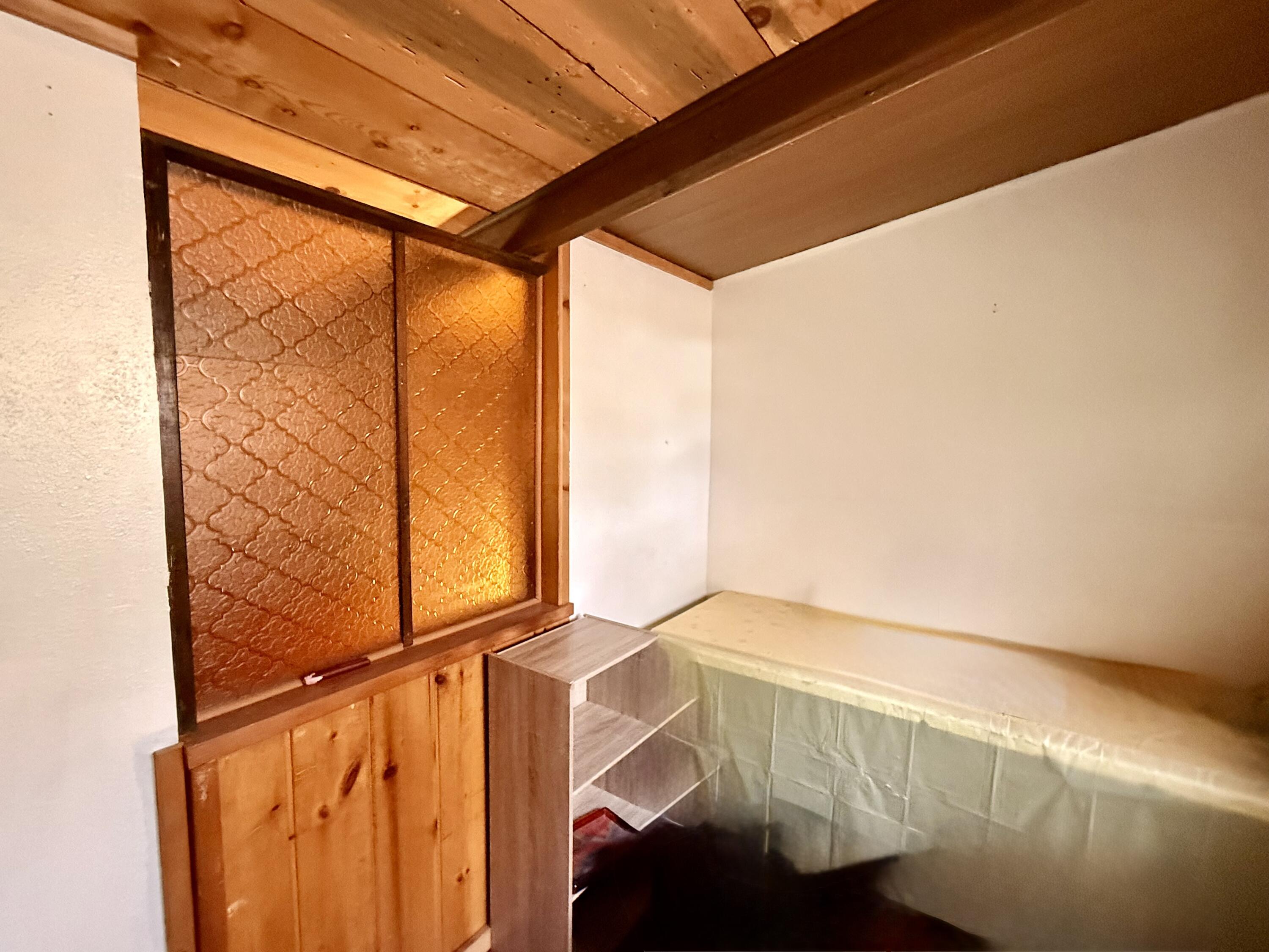 16025 Strawn Road La Pine, OR 97739 - Photo 19 of 70 a view of an empty room with a window