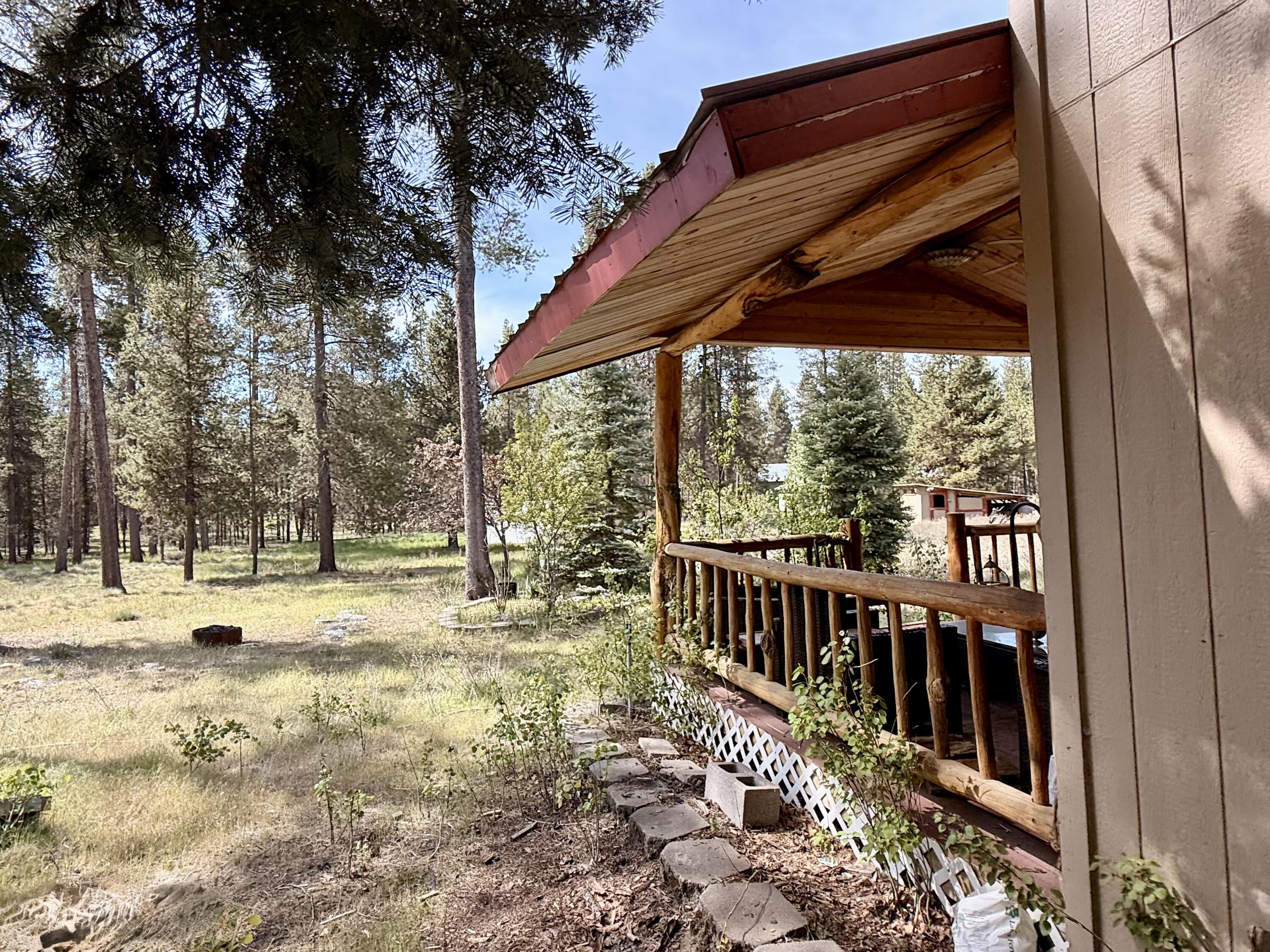 16025 Strawn Road La Pine, OR 97739 - Photo 41 of 70 a view of a yard with wooden fence