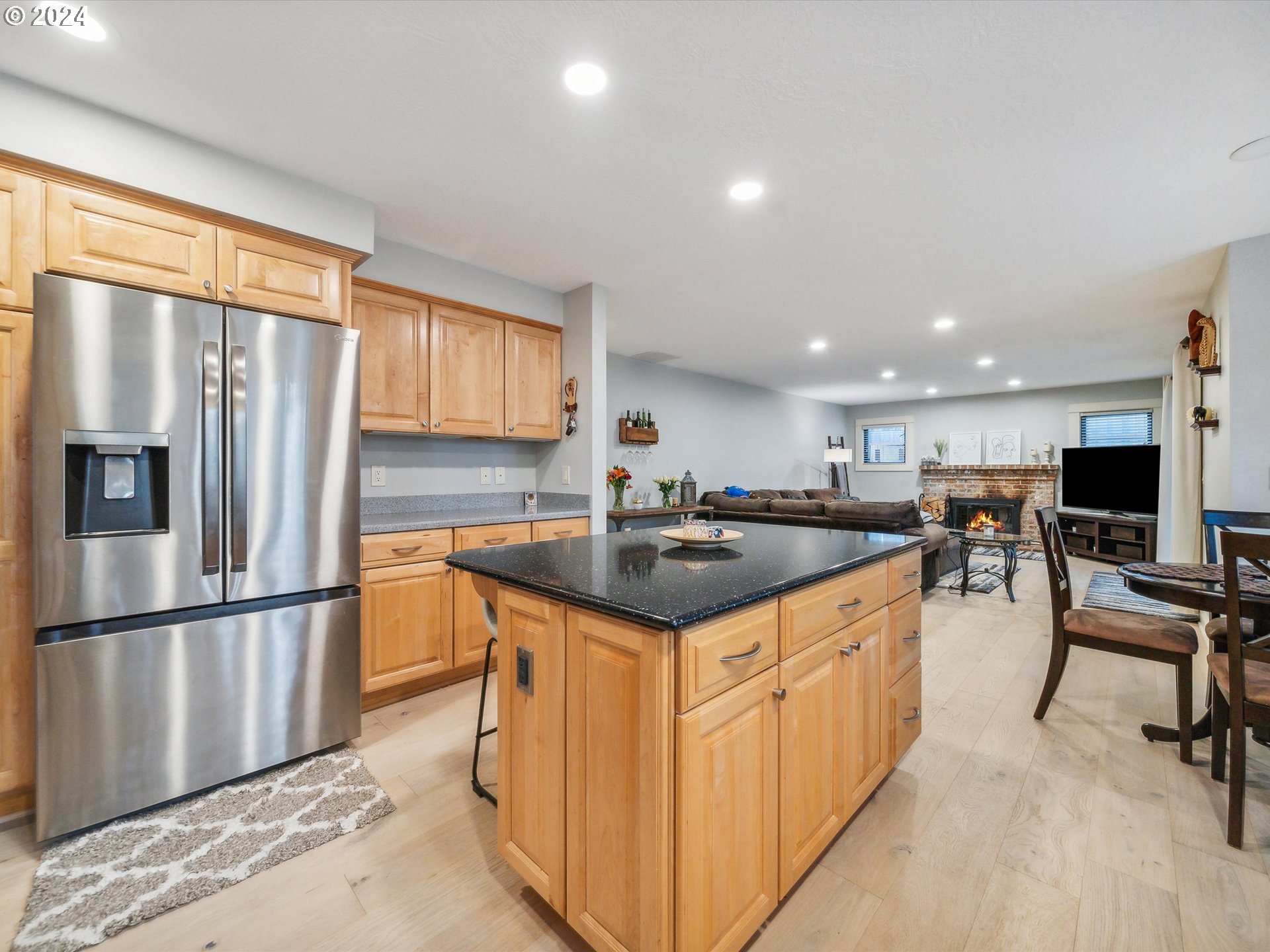 12124 Southwest Lesser Road Portland, OR 97219 - Photo 12 of 37 Gallery Image 12