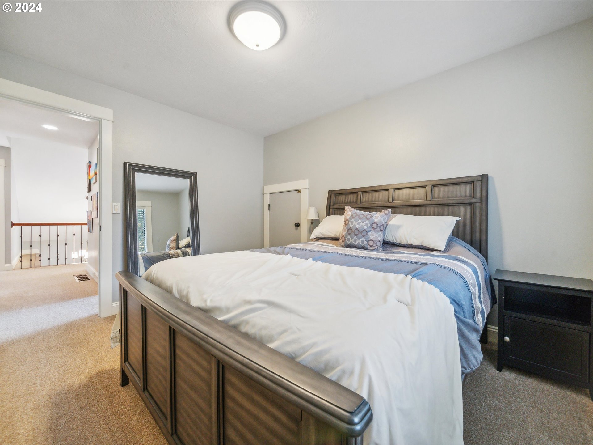 12124 Southwest Lesser Road Portland, OR 97219 - Photo 27 of 37 Gallery Image 27