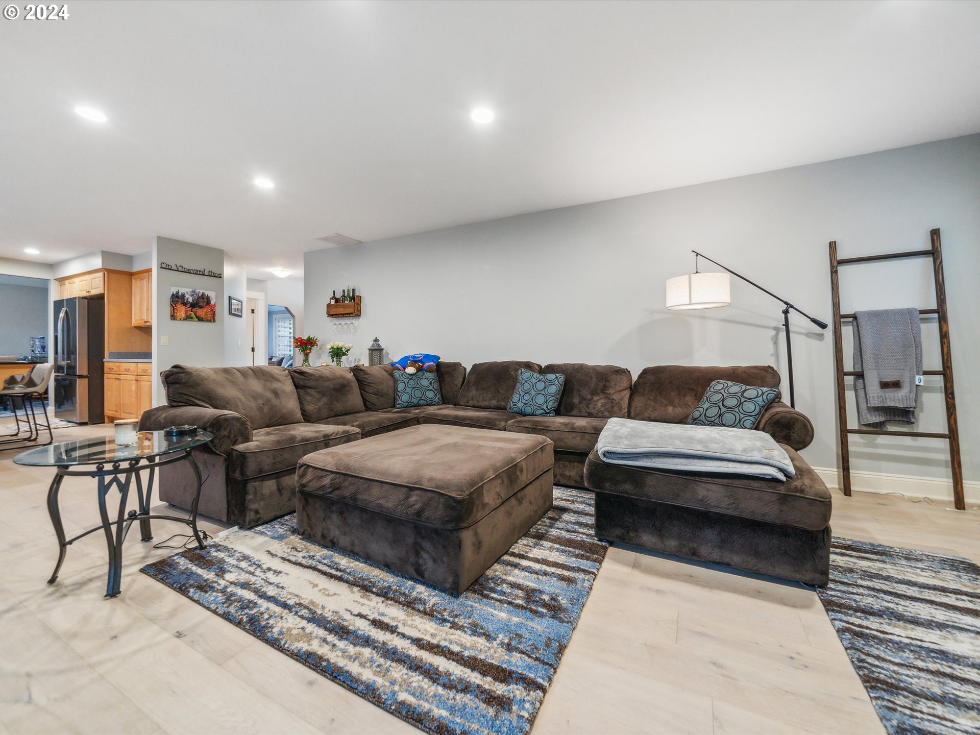 12124 Southwest Lesser Road Portland, OR 97219 - Photo 8 of 37 Gallery Image 8