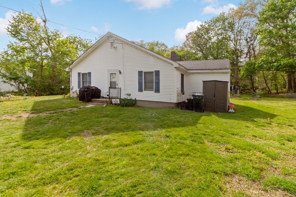 14 Vinnicum Road Swansea, MA 02777 - Photo 1 of 12 Gallery Image 1