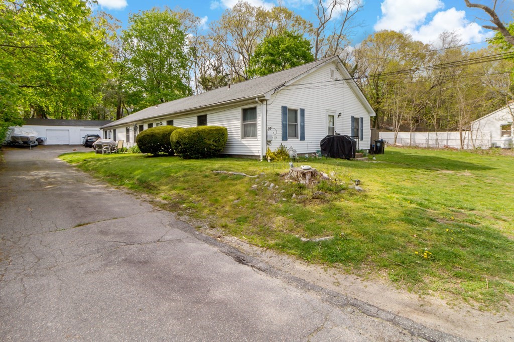 14 Vinnicum Road Swansea, MA 02777 - Photo 2 of 12 Gallery Image 2