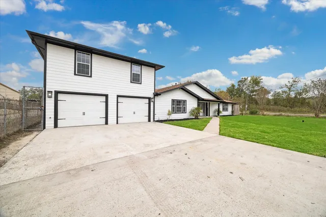 $589,000 | 6415 Upshaw Drive, Houston, TX 77396