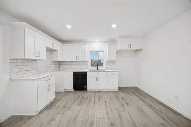 $589,000 | 6415 Upshaw Drive, Houston, TX 77396