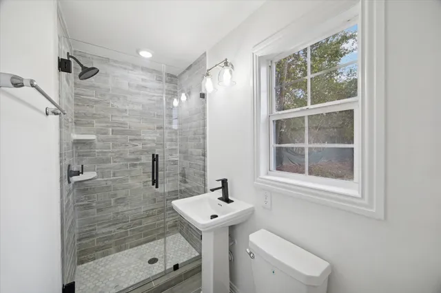 $589,000 | 6415 Upshaw Drive, Houston, TX 77396