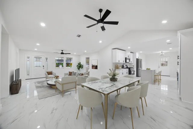 $589,000 | 6415 Upshaw Drive, Houston, TX 77396