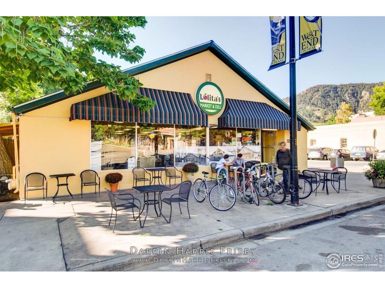 620 Pearl Street, Unit E Boulder, CO 80302 - Photo 32 of 37 a view of a chairs and table in the patio