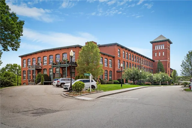 $449,900 | 1 Tupperware Drive, Unit 138, North Smithfield, RI 02896