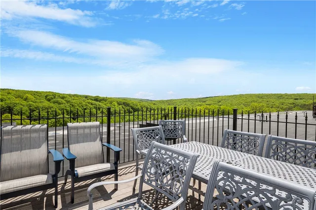 $449,900 | 1 Tupperware Drive, Unit 138, North Smithfield, RI 02896