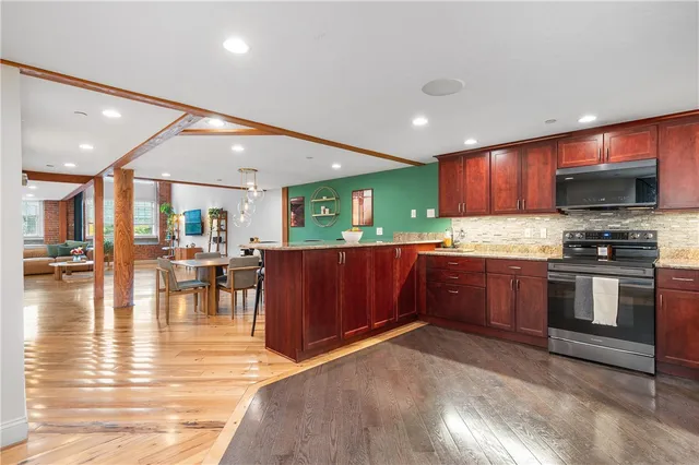 $449,900 | 1 Tupperware Drive, Unit 138, North Smithfield, RI 02896