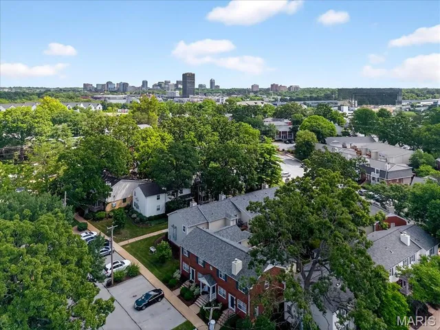 $185,000 | 1540 High School Drive, Brentwood, MO 63144