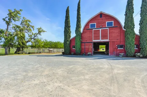 $1,100,000 | 10240 Kost Road, Galt, CA 95632