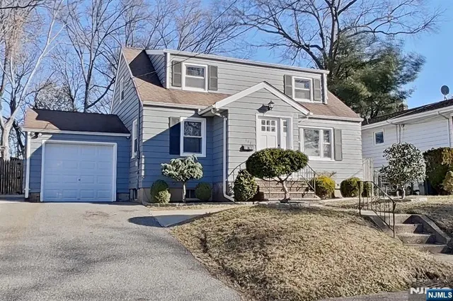 $595,000 | 127 Iozia Terrace, Elmwood Park, NJ 07407