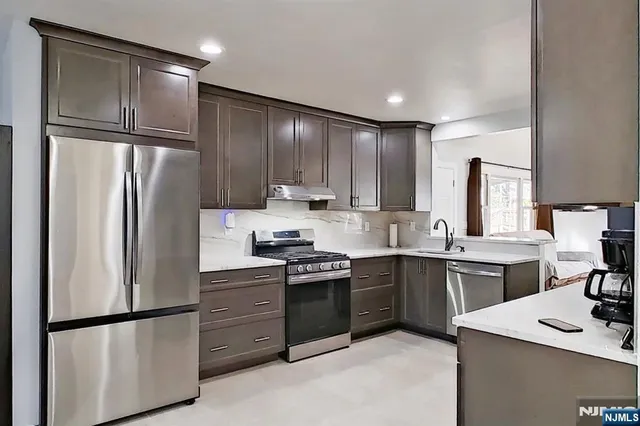 $595,000 | 127 Iozia Terrace, Elmwood Park, NJ 07407