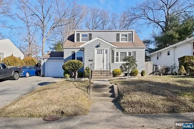 $595,000 | 127 Iozia Terrace, Elmwood Park, NJ 07407