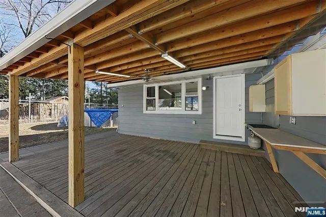 $595,000 | 127 Iozia Terrace, Elmwood Park, NJ 07407