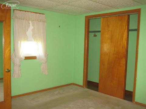 8174 Lansing Road Durand, MI 48429 - Photo 9 of 10 20125230-8.JPG