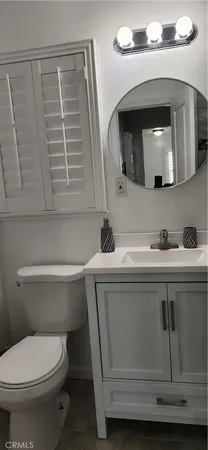 a close up view of washer and dryer