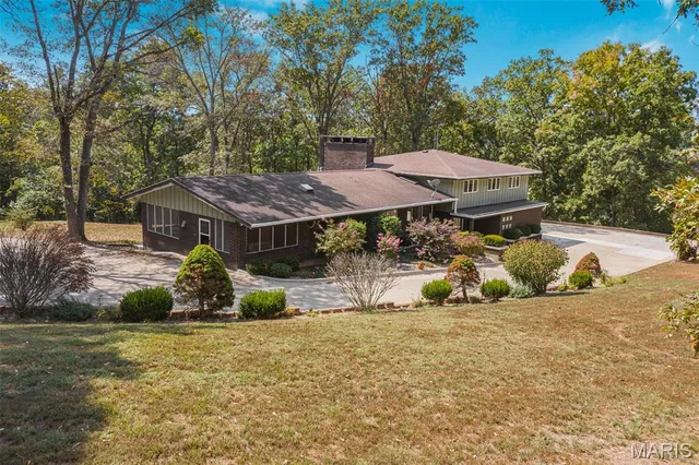 $439,900 | 106 Vine Street, Marble Hill, MO 63764