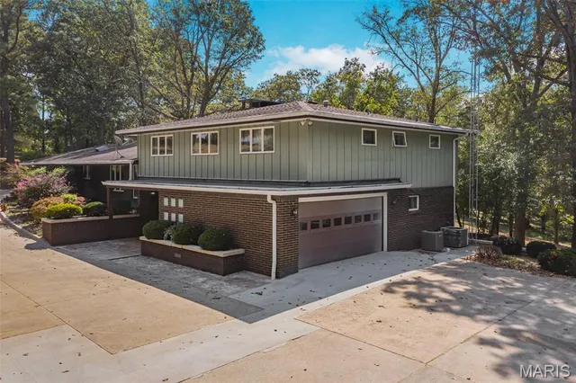 $439,900 | 106 Vine Street, Marble Hill, MO 63764